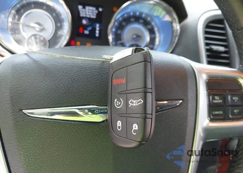 2013 Chrysler 300 Motown from USA, damaged, VIN 2C3CCAAGXDH630832